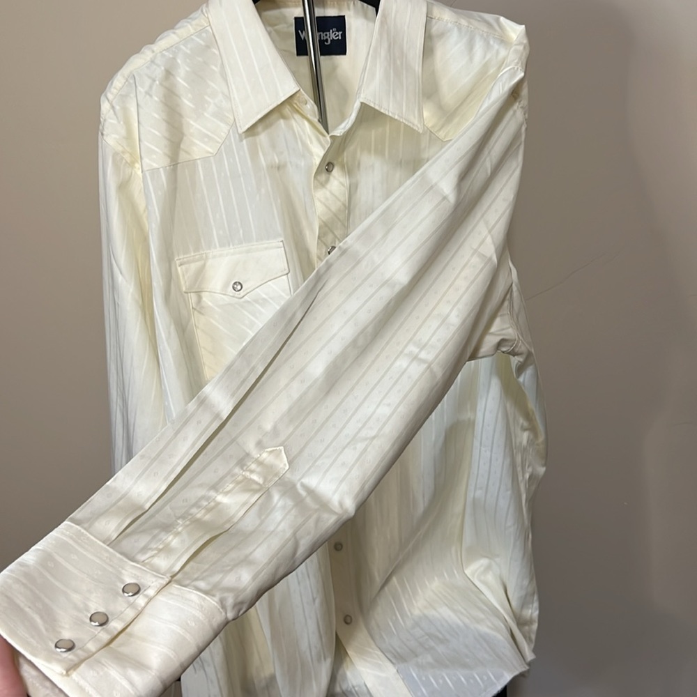 Men’s Wrangler Pinstripe Cream Pearl Snap Long Sleeve Collared Dress Shirt - Picture 8 of 9